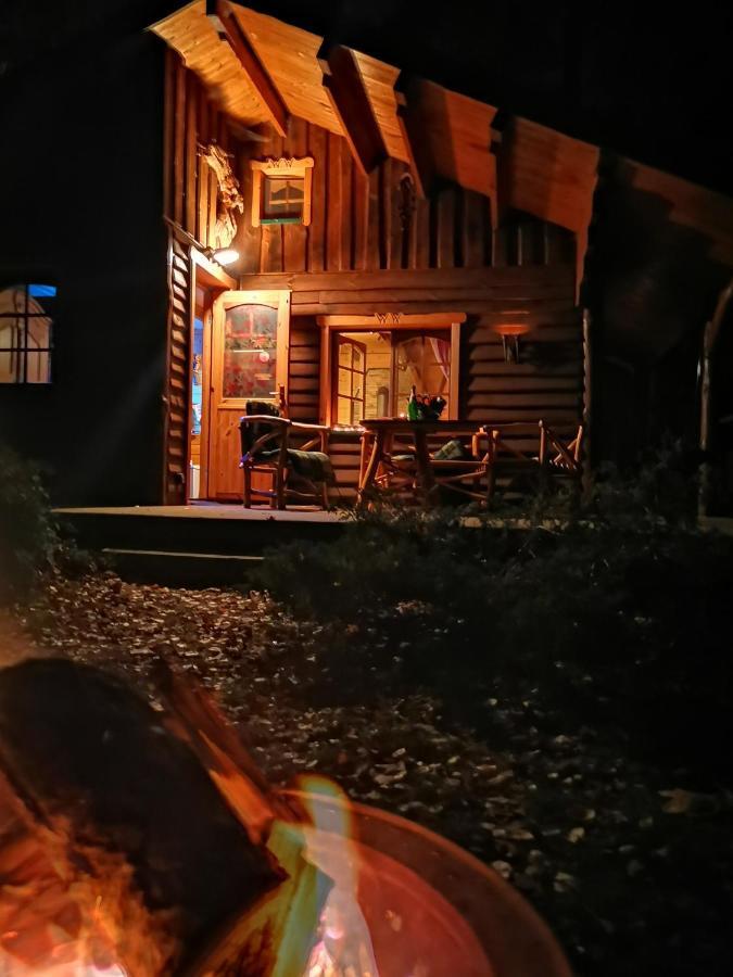 Holzhaus Waldwichtel Am Wald Und See Neuruppin Exterior foto